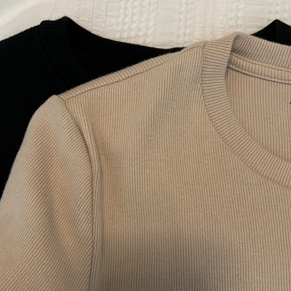 Abercrombie & Fitch Soft Rib Shrunken Tee EUC - Picture 11 of 11